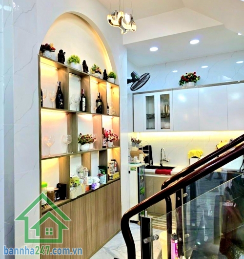 CHỈ 8,4 TỶ – NHÀ 5 TẦNG BTCT – HẺM XE TẢI – SÁT MẶT TIỀN BÌNH THỚI – TRUNG TÂM Q11 - 3PN - 4 WC Đường Bình Thới – Quận 11 Vị trí sầm uất, vài bước ra mặt tiền