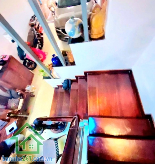 CHỈ 9,45 TỶ – HẺM XE TẢI – XE HƠI ĐẬU TRONG NHÀ – KHU AEON TÂN PHÚ - 5PN – 5WC * Diện tích: 70m² (4 x 17,5m) – vuông A4 * Kết cấu: 4 tầng BTCT *  1 trệt, 2 lầu, sân thượng trước & sau -  5 PN – 5 WC, thiết kế lệch tầng, ban công thoáng