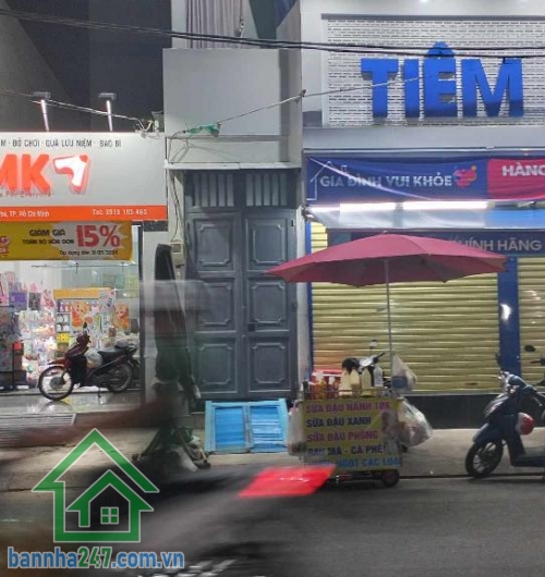 SỞ HỮU NGAY MẶT TIỀN KINH DOANH SẦM UẤT NHẤT TÂN PHÚ * DT: 69m² (4x17,4)m – vuông vức đẹp. * Nhà cấp 4, thích hợp xây mới theo nhu cầu. * Nằm ngay trục chính đường nhựa 13m, lề 3m. 