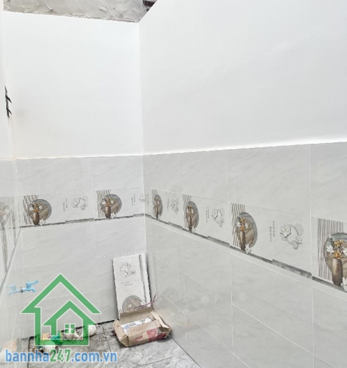 SỞ HỮU NGAY MẶT TIỀN KINH DOANH SẦM UẤT NHẤT TÂN PHÚ * DT: 69m² (4x17,4)m – vuông vức đẹp. * Nhà cấp 4, thích hợp xây mới theo nhu cầu. * Nằm ngay trục chính đường nhựa 13m, lề 3m. 