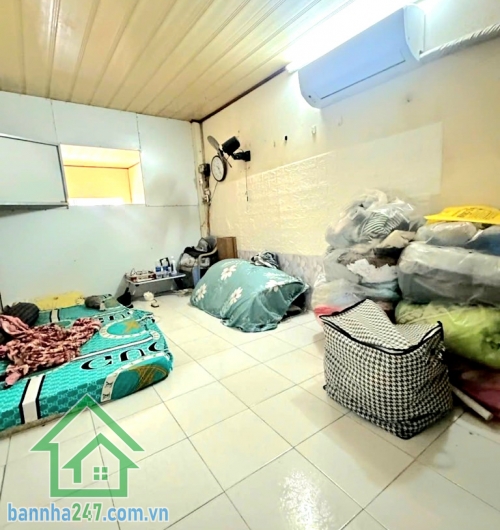 NHÀ QUẬN 10 – CHỈ 5 TỶ - DT: 36/39m² – HXH THÔNG – SÁT MẶT TIỀN HOÀ HẢO – NHÀ MỘT ĐỜI CHỦ – TIỆN XÂY MỚI Kết cấu hiện hữu: 1 trệt + 1 lửng + 1 lầu BTCT 3PN - 2WC