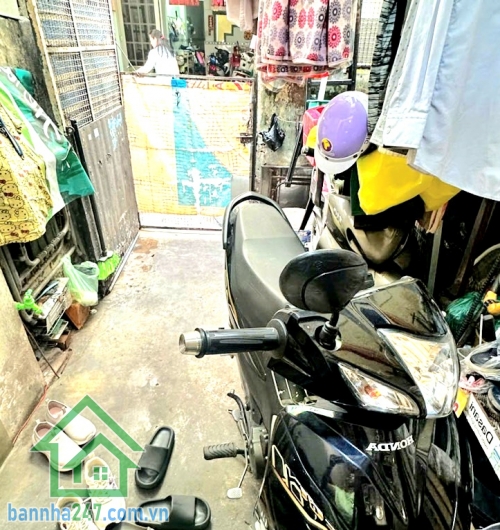 NHÀ QUẬN 10 – CHỈ 5 TỶ - DT: 36/39m² – HXH THÔNG – SÁT MẶT TIỀN HOÀ HẢO – NHÀ MỘT ĐỜI CHỦ – TIỆN XÂY MỚI Kết cấu hiện hữu: 1 trệt + 1 lửng + 1 lầu BTCT 3PN - 2WC