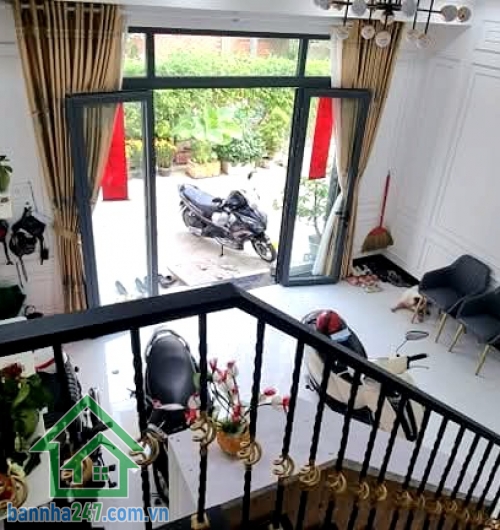 CHỈ 9,5 TỶ – NHÀ ĐẸP LUNG LINH – 62M² – 4 TẦNG BTCT – HXH LÊ THÚC HOẠCH – TẶNG 50% NỘI THẤT XỊN * Kết cấu: 4 tầng BTCT, 5PN – 6WC, phòng khách, bếp, sân, ban công rộng rãi.
