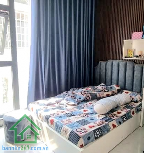 CHỈ 9,5 TỶ – NHÀ ĐẸP LUNG LINH – 62M² – 4 TẦNG BTCT – HXH LÊ THÚC HOẠCH – TẶNG 50% NỘI THẤT XỊN * Kết cấu: 4 tầng BTCT, 5PN – 6WC, phòng khách, bếp, sân, ban công rộng rãi.