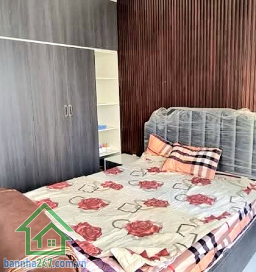 CHỈ 9,5 TỶ – NHÀ ĐẸP LUNG LINH – 62M² – 4 TẦNG BTCT – HXH LÊ THÚC HOẠCH – TẶNG 50% NỘI THẤT XỊN * Kết cấu: 4 tầng BTCT, 5PN – 6WC, phòng khách, bếp, sân, ban công rộng rãi.