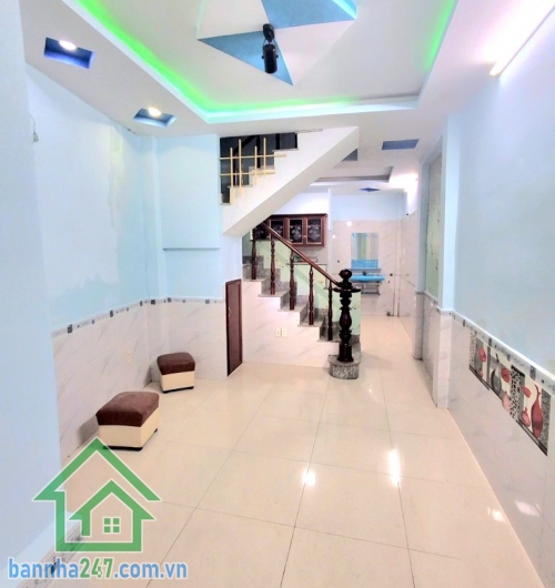 CHỈ 3,65 TỶ – 41m² – HXH ĐỔ CỬA – KHU VIP BÀU CÁT – NHÀ TRỐNG GIAO NGAY 2PN – 2WC – SỔ ĐẸP NỞ HẬU - Kết cấu: 1 trệt – 1 lầu. 2 phòng ngủ – 2 WC – phòng khách – bếp.