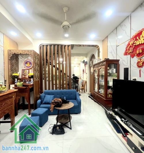 CHỈ 6,85 TỶ – NHÀ ĐẸP GÒ DẦU, TÂN PHÚ – HẺM 6M Ô TÔ NGỦ TRONG NHÀ – DT 57,5M² (4x14) – 3 TẦNG – 4 PHÒNG NGỦ, 3 WC Vị trí cực đẹp, hẻm 6m thông thoáng, cách mặt tiền vài bước, kết nối nhanh các trục đường lớn Bình Long, Tân Kỳ Tân Quý.