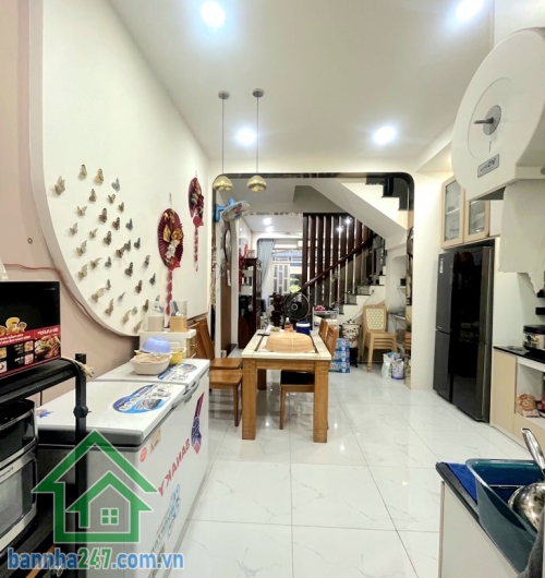 CHỈ 6,85 TỶ – NHÀ ĐẸP GÒ DẦU, TÂN PHÚ – HẺM 6M Ô TÔ NGỦ TRONG NHÀ – DT 57,5M² (4x14) – 3 TẦNG – 4 PHÒNG NGỦ, 3 WC Vị trí cực đẹp, hẻm 6m thông thoáng, cách mặt tiền vài bước, kết nối nhanh các trục đường lớn Bình Long, Tân Kỳ Tân Quý.