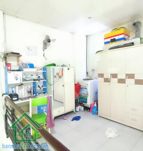 BÁN NHÀ 2 TẦNG – HẺM XE HƠI – PHÚ THỌ HÒA – NHỈNH 7 TỶ – SỔ RIÊNG  Vị trí: Trung tâm Phú Thọ Hòa – gần chợ Vải, phố ẩm thực, trường học & tiện ích đầy đủ. 
