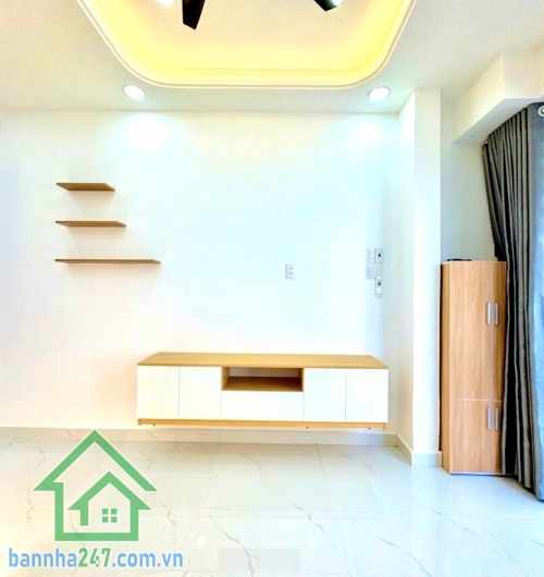 CHỈ 4,95 TỶ – SIÊU PHẨM HẺM XE HƠI – FULL NỘI THẤT CAO CẤP NHÀ ĐẸP 2 TẦNG BTCT – DỌN VÀO Ở NGAY • Diện tích: 38m² – sổ vuông vức• Kết cấu: 2 tầng BTCT kiên cố 
