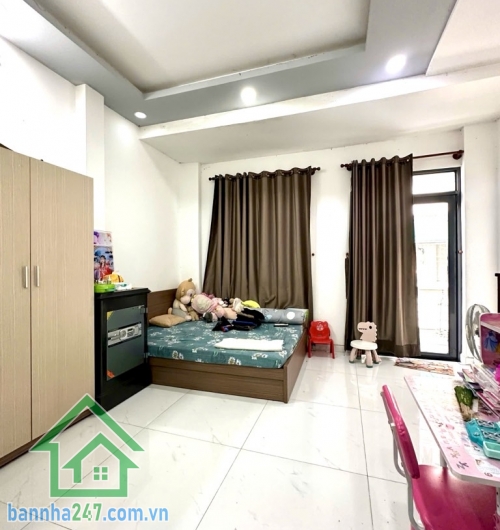 BÁN NHÀ 3 TẦNG – CHỢ VẢI PHÚ THỌ HÒA – HẺM Ô TÔ – NHÀ MỚI – CHỈ 6,4 TỶ  Vị trí: Trung tâm Phú Thọ Hòa – gần chợ Vải – di chuyển dễ dàng ra Lũy Bán Bích - Âu Cơ