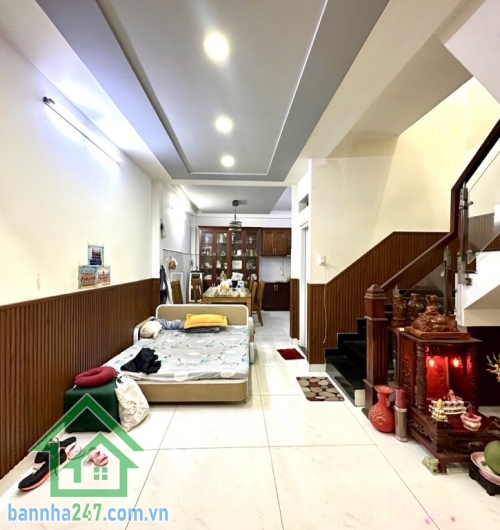 BÁN NHÀ 3 TẦNG – CHỢ VẢI PHÚ THỌ HÒA – HẺM Ô TÔ – NHÀ MỚI – CHỈ 6,4 TỶ  Vị trí: Trung tâm Phú Thọ Hòa – gần chợ Vải – di chuyển dễ dàng ra Lũy Bán Bích - Âu Cơ