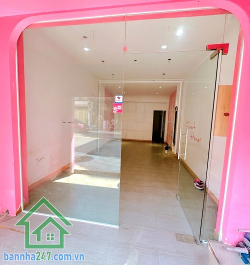 CHỈ 12 TỶ - MTKD ĐƯỜNG RỘNG 20M - TRUNG TÂM TÂN PHÚ – GẦN TÂN SƠN NHÌ – GIÁP BÀU CÁT - DT: 71M² - 2PN - 2WC * Diện tích: 4 x 18m * Kết cấu: 1 trệt 1 lầu * Phòng khách, 2 PN - 2WC