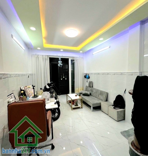 CHỈ 3,65 TỶ – NHÀ ĐẸP KHU VIP DÂN TRÍ – MTKD NGAY NGUYỄN SƠN – CÓ DÒNG TIỀN - 2PN - 2WC Vị trí đẹp: khu VIP dân trí cao, ngay Nguyễn Sơn, gần chợ Tân Hương