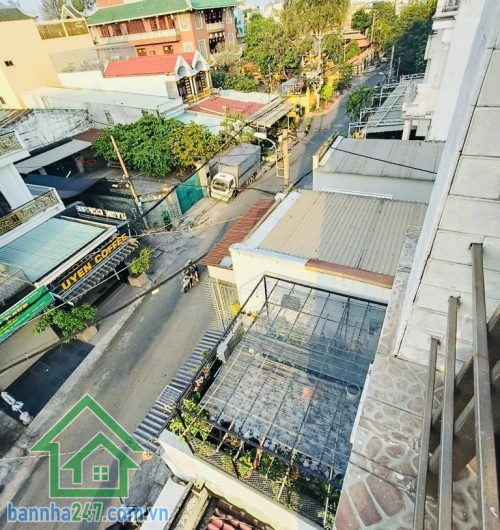 NHÀ MẶT TIỀN BÌNH TÂN – ĐƯỜNG 16M – 4 TẦNG BTCT – 4PN – 5WC – CHỈ 7,1 TỶ  DT: 3.9 x 15m – nở hậu nhẹ, phong thuỷ tốt.  Kết cấu 4 tầng BTCT chắc chắn – 4PN (WC trong phòng)