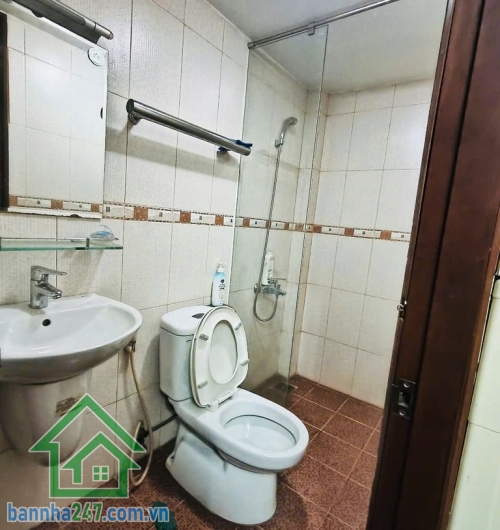 NHÀ MẶT TIỀN BÌNH TÂN – ĐƯỜNG 16M – 4 TẦNG BTCT – 4PN – 5WC – CHỈ 7,1 TỶ  DT: 3.9 x 15m – nở hậu nhẹ, phong thuỷ tốt.  Kết cấu 4 tầng BTCT chắc chắn – 4PN (WC trong phòng)