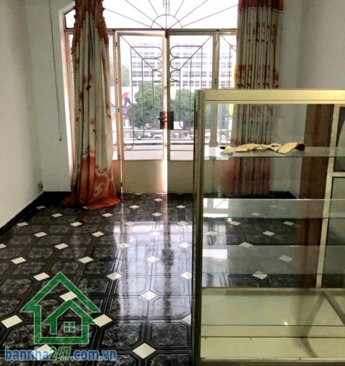 CHỈ 24 TỶ – MTKD HUYẾT MẠCH TÂN BÌNH – NGAY TRUNG TÂM TRIỂN LÃM – DÒNG TIỀN 40TR/THÁNG! Diện tích 108m² (3.6 x 30) – nhà 4 tầng (1 trệt 3 lầu) kiên cố. Đang cho thuê hợp đồng 6 năm, dòng tiền 40 triệu/tháng, mua là có thu nhập ngay!