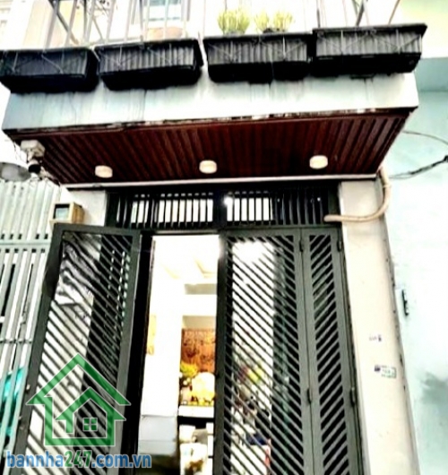 CHỈ 4,35 TỶ (TL) – HẺM 4M – GẦN NHÀ THỜ TÂN HƯƠNG – 2 TẦNG – 2PN – 3WC – CÁCH 3 CĂN RA MẶT TIỀN Vị trí đẹp – cực kỳ thuận tiện: Hẻm 4m sạch sẽ, cách mặt tiền căn