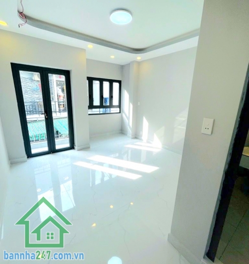 CHỈ 5,4 TỶ – NHÀ HXH THÔNG – VƯỜN LÀI, TÂN PHÚ – 4 TẦNG - DTSD: 120M² - 2PN - 3WC - NHÀ MỚI ĐẸP Diện tích: 4 x 8m Diện tích sử dụng: ~120m² * 1 trệt + 2 lầu + sân thượng