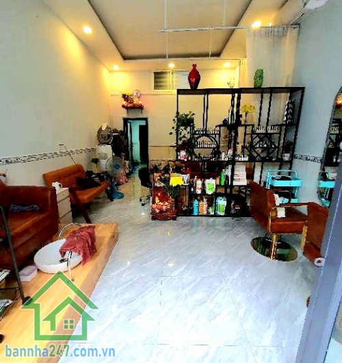 CHỈ 5,5 TỶ – NHÀ 2 TẦNG – HẺM XE TẢI – Ô TÔ NGỦ TRONG NHÀ – LÊ VĂN QUỚI – DT 48M² (4x12)m – SỔ VUÔNG A4! Kết cấu: 1 trệt, 1 lửng – gồm 2PN, 1WC, phòng khách, ban công