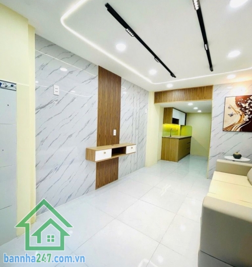 CHỈ 3,38 TỶ – SIÊU PHẨM TÂN PHÚ – 3 TẦNG – FULL NỘI THẤT  Lô góc thoáng đẹp – giá cực mềm – dọn vào ở ngay! Kết cấu: 1 trệt 2 lầu + phòng thờ. Công năng: 3PN – 2WC. Nhà full nội thất – xách vali vào ở. Lô góc thoáng mát – không lộ giới. Tân Thành – Tân Ph