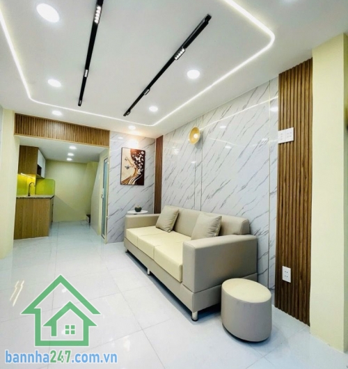 CHỈ 3,38 TỶ – SIÊU PHẨM TÂN PHÚ – 3 TẦNG – FULL NỘI THẤT  Lô góc thoáng đẹp – giá cực mềm – dọn vào ở ngay! Kết cấu: 1 trệt 2 lầu + phòng thờ. Công năng: 3PN – 2WC. Nhà full nội thất – xách vali vào ở. Lô góc thoáng mát – không lộ giới. Tân Thành – Tân Ph