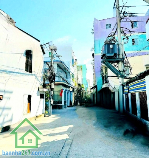 CHỈ 4,2 TỶ – HXH THÔNG – BÌNH TRỊ ĐÔNG – CHIẾN LƯỢCGIÁ HIẾM – VỪA Ở VỪA ĐẦU TƯ 2PN - 2WC Diện tích: 4m x 10m – sổ vuông đẹp Kết cấu: 1 trệt 1 lầu BTCT- 2 PN  - 2 WC