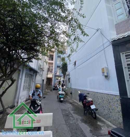 NHỈNH 5 TỶ - SIÊU PHẨM CĂN GÓC 2MT – HXH THÔNG – 4 TẦNG HIỆN ĐẠI – TRƯỜNG CHINH – TÂN BÌNH- NGAY KHU BÀU CÁT. DT: 36m² – 4 tầng BTCT kiên cố Thiết kế sang trọng.