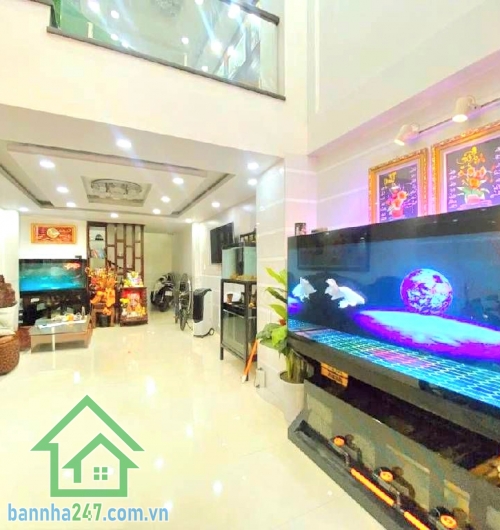 CHỈ 8 TỶ - NHÀ 4 TẦNG – HXH THÔNG – NGAY TÔ HIỆU & HÒA BÌNH – TÂN PHÚ - 3PN - 2WC Diện tích: 52m² (4 x 13m) – đất vuông vức, công nhận đủ Kết cấu: 1 trệt + 1 lửng + 2 lầu (4 tầng BTCT) 3 PN - 2 WC 