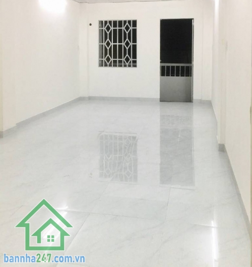NHÀ HIẾM HXH – NGAY 3/2 & HÀN HẢI NGUYÊN – CHỈ 7,5 TỶ - Vị trí cực đẹp: cách mặt tiền chỉ 10m, HXH đỗ cửa DT: 47m² (3.6 x 13) – 1 trệt 1 lầu – 2PN - Tiện ích: Gần siêu thị, trường học, chợ, trung tâm Quận 11
