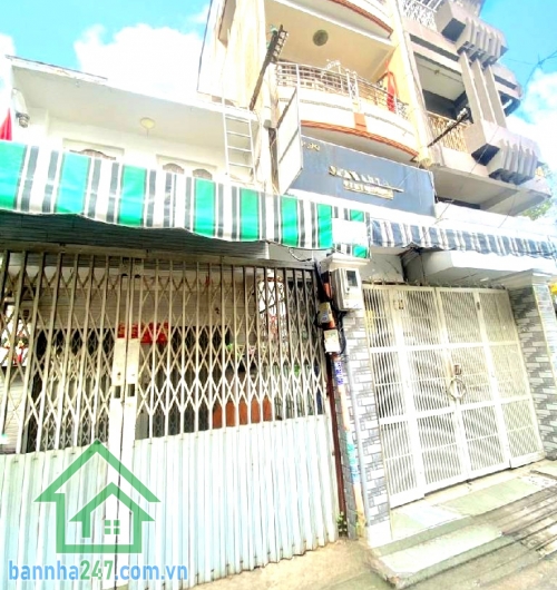 CHỈ 7,5 TỶ – HXH QUẬN 11 – NGAY 3 THÁNG 2 & HÀN HẢI NGUYÊN - CÁCH MẶT TIỀN 10M – GẦN 50M² – Ở NGAY Thông tin chi tiết: • Diện tích: 47m² (3.5m x 13m) • Kết cấu: 1 trệt + 1 lầu - 2 PN – 2 WC - Nhà gọn gàng, vào ở ngay -Vị trí đắc địa trung tâm Q11