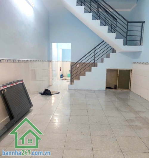 CHỈ 4.95 TỶ - GÒ XOÀI – NHÀ 2 TẦNG – XE TẢI ĐẬU TRƯỚC CỬA – SỔ RIÊNG – 4x13m – SÁT CHỢ & TRƯỜNG HỌC * Diện tích 4 x 13m, vuông vức. * Kết cấu 1 trệt 1 lầu, nhà mới, dọn vào ở ngay. * Hẻm xe tải đậu trước cửa, thuận tiện kinh doanh nhỏ, cho thuê hoặc đ