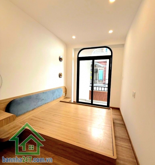 CHỈ 7,5 TỶ – HẺM NHỰA 6M – TÂN QUÝ – GÒ DẦU – Ô TÔ NGỦ TRONG NHÀ DT: 48m² (4x12)m – 4PN – 3WC – NHÀ ĐẸP Ở NGAY Kết cấu: 1 trệt 2 lầu – 4PN, 3WC, nhà mới đẹp