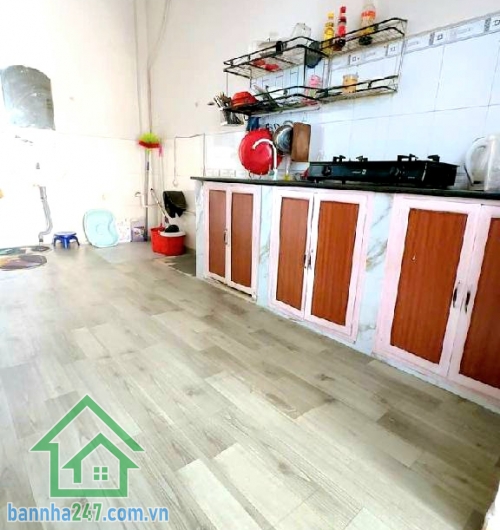 CHỈ 4,6 TỶ – NHÀ ĐẸP 2 TẦNG BÌNH TÂN – GIÁP TÂN PHÚ – HẺM XE HƠI TRÁNH 6M – SỔ NỞ HẬU CỰC ĐẸP! Vị trí: Hẻm xe hơi tránh, thông tứ tung, khu dân trí cao, toàn nhà cao tầng. 