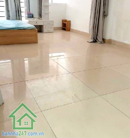 CHỈ 4,6 TỶ – NHÀ ĐẸP 2 TẦNG BÌNH TÂN – GIÁP TÂN PHÚ – HẺM XE HƠI TRÁNH 6M – SỔ NỞ HẬU CỰC ĐẸP! Vị trí: Hẻm xe hơi tránh, thông tứ tung, khu dân trí cao, toàn nhà cao tầng. 