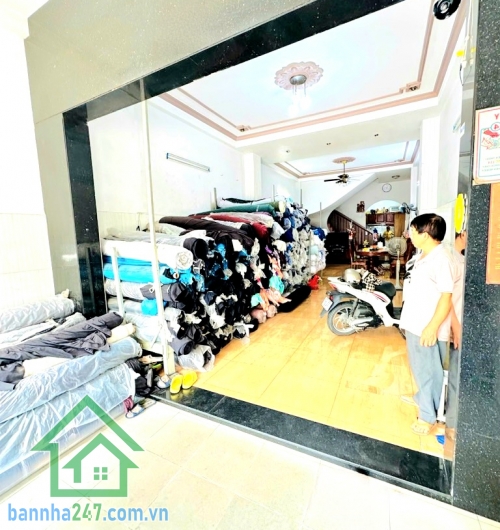 20,9 TỶ (TL) – MTKD CHỢ VẢI PHÚ THỌ HÒA – TÂN PHÚ – NGANG 4,6M NỞ HẬU - 6 PN - 4 PN Vị trí đắc địa: trung tâm chợ vải Phú Thọ Hòa, gần Lũy Bán Bích – Nguyễn Sơn