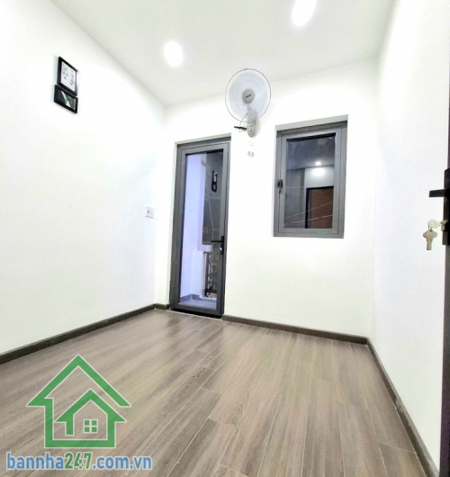 CHỈ 4.55 TỶ – NHÀ 3 TẦNG HẺM 8M – HUỲNH THIỆN LỘC - TÂN PHÚ – GIÁP TÂN BÌNH - DT: (5 X 5,6)M - 3PN- 3WC Kết cấu: 1 trệt 2 lầu mới đẹp, gồm 3PN – 3WC – ban công.