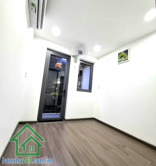 CHỈ 4.55 TỶ – NHÀ 3 TẦNG HẺM 8M – HUỲNH THIỆN LỘC - TÂN PHÚ – GIÁP TÂN BÌNH - DT: (5 X 5,6)M - 3PN- 3WC Kết cấu: 1 trệt 2 lầu mới đẹp, gồm 3PN – 3WC – ban công.