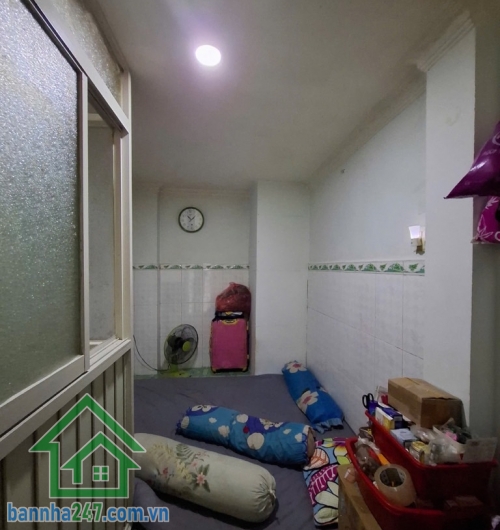 CHỈ 2,1 TỶ – NHÀ 4 TẦNG TẠI TRẦN VĂN QUANG – TÂN BÌNH – CÓ SÂN THƯỢNG, SỔ VUÔNG ĐẸP * Vị trí ngay trung tâm Tân Bình, sát Quận 10, Quận 11, thuận lợi di chuyển.