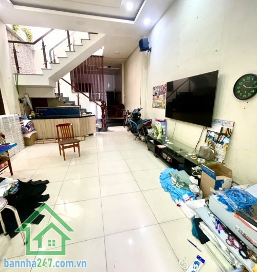 NHÀ MẶT TIỀN – NGANG 4.5M – Ô TÔ NGỦ TRONG NHÀ - DT: 84.7m² (4.43 x 18) – nở hậu 4.52m – CHỈ 6.1 TỶ DT: 84.7m² (4.43 x 18) – nở hậu 4.52m Kết cấu: 2 tầng BTCT