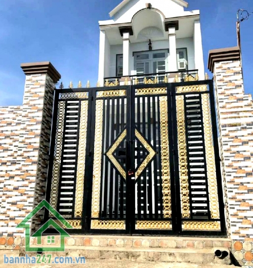 CHỈ 4,8 TỶ – SÁT MẶT TIỀN ĐẶNG THÚC VỊNH – HÓC MÔN NGANG 5,6M NỞ HẬU 8,9M – DT 111,2M² – XE HƠI TỚI NHÀ Diện tích: (5,6 / 8,9) x 18m – Công nhận 111,2m² Kết cấu: 2 tầng kiên cố. Công năng: 3PN – 3WC – phòng khách – bếp