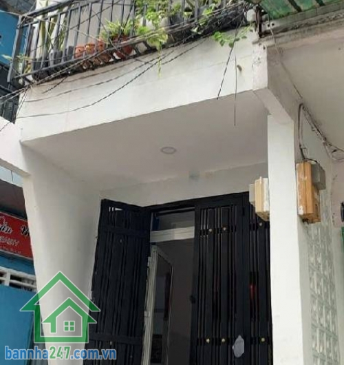 CHỈ 3,3 TỶ – NHÀ 2 TẦNG ĐÚC THẬT – VỊ TRÍ VÀNG TÂN PHÚ – GẦN LŨY BÁN BÍCH, ĐẦM SEN DT: 40.4m² (dài 16m) – Hướng Tây lệch Bắc, không lỗi phong thủy- Kết cấu: 1 trệt 1 lầu đúc thật, mới đẹp vào ở ngay, gồm 2PN – 2WC.