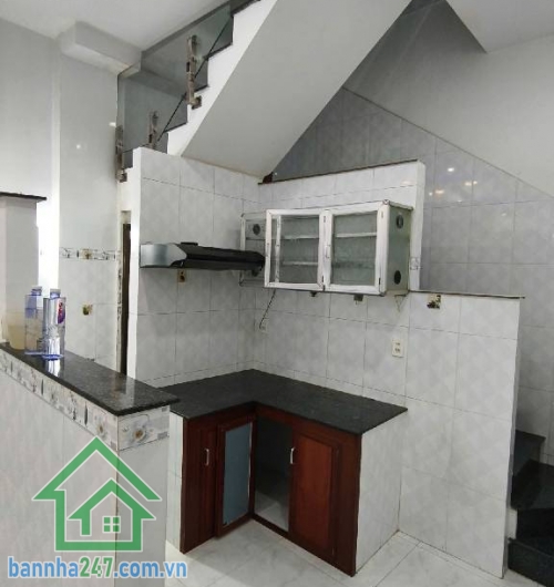 NHỈNH 4 TỶ – NHÀ 2 TẦNG HẺM XE HƠI 5M – NGÃ TƯ 4 XÃ, BÌNH TÂN DT: 4x10m, vuông vức, công nhận đủ. Kết cấu: 1 trệt 1 lầu, 2PN – 2WC, đầy đủ công năng. Hẻm Xe hơi. 