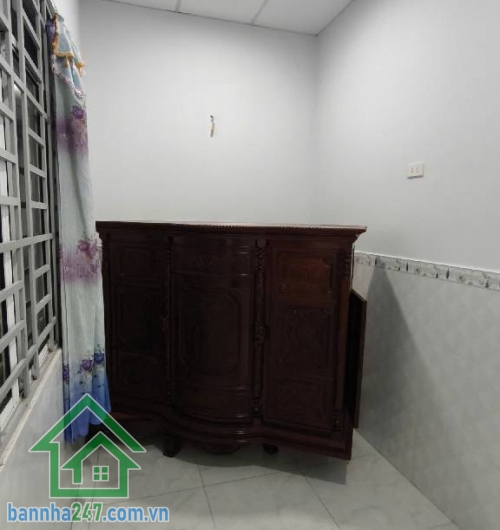 NHỈNH 4 TỶ – NHÀ 2 TẦNG HẺM XE HƠI 5M – NGÃ TƯ 4 XÃ, BÌNH TÂN DT: 4x10m, vuông vức, công nhận đủ. Kết cấu: 1 trệt 1 lầu, 2PN – 2WC, đầy đủ công năng. Hẻm Xe hơi. 