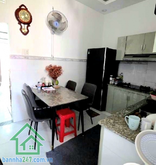 CHỈ 5,4 TỶ – HẺM 6M THÔNG LÊ VĂN QUỚI – NHÀ 3 LẦU SÂN THƯỢNG – DT Sàn: 113,7M² - 3PN – 3WC * Diện tích công nhận: 4 x 10m – 40,3m² * Diện tích sử dụng: 113,7m