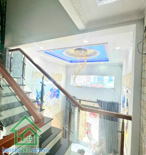 CHỈ 6,85 TỶ - SIÊU PHẨM 5 TẦNG – FULL NỘI THẤT – MTKD HẺM XE TẢI BÌNH TRỊ ĐÔNG - VỪA Ở – VỪA KINH DOANH – 4 PN – 4 WC - VỊ TRÍ HIẾM Diện tích: 4m x 13m – CN 48m²