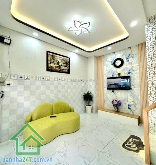  TỶ - NHÀ XE HƠI ĐỖ CỬA – ĐƯỜNG SỐ 6 – QUẬN BÌNH TÂN - NHÀ MỚI ĐẸP 100% – FULL NỘI THẤT – XEM NHÀ 24/24 Diện tích: 19m² (5 x 4,5)m Kết cấu: 2 tầng BTCT kiên cố - 2PN - WC