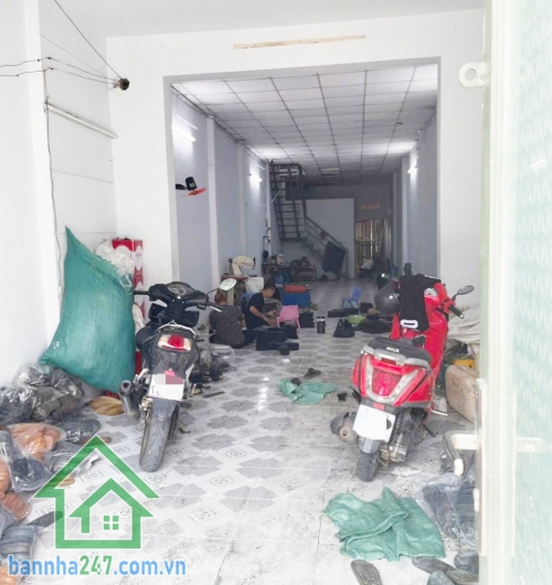 CHỈ 6,6 TỶ - MTKD ĐƯỜNG XE TẢI – SÁT QL1A – 100M² –   P. Bình Hưng Hòa A, Q. Bình Tân – Giáp Tân Phú, Ngã Tư Bốn Xã DT: 4 x 25m, nở hậu – Nhà cấp 4, tiện sửa chữa, xây mới.