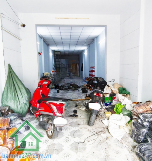 CHỈ 6,6 TỶ - MTKD ĐƯỜNG XE TẢI – SÁT QL1A – 100M² –   P. Bình Hưng Hòa A, Q. Bình Tân – Giáp Tân Phú, Ngã Tư Bốn Xã DT: 4 x 25m, nở hậu – Nhà cấp 4, tiện sửa chữa, xây mới.