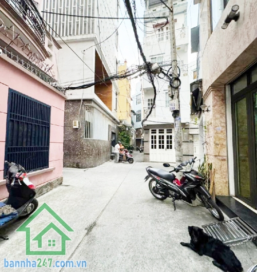 CHỈ HƠN 7 TỶ – CHDV 33M² X 5 TẦNG – DÒNG TIỀN 18-26TR/THÁNG – QUẬN 10, NGAY NGÃ 7 LÝ THÁI TỔ Diện tích: 33m², nở hậu, sổ hồng chính chủ, hoàn công đầy đủ Kết cấu: 1 trệt, 1 lửng, 3 lầu kiên cố  - Công năng: 3PN – 5WC, có thể cải tạo thành 4PN - Hiện đang 